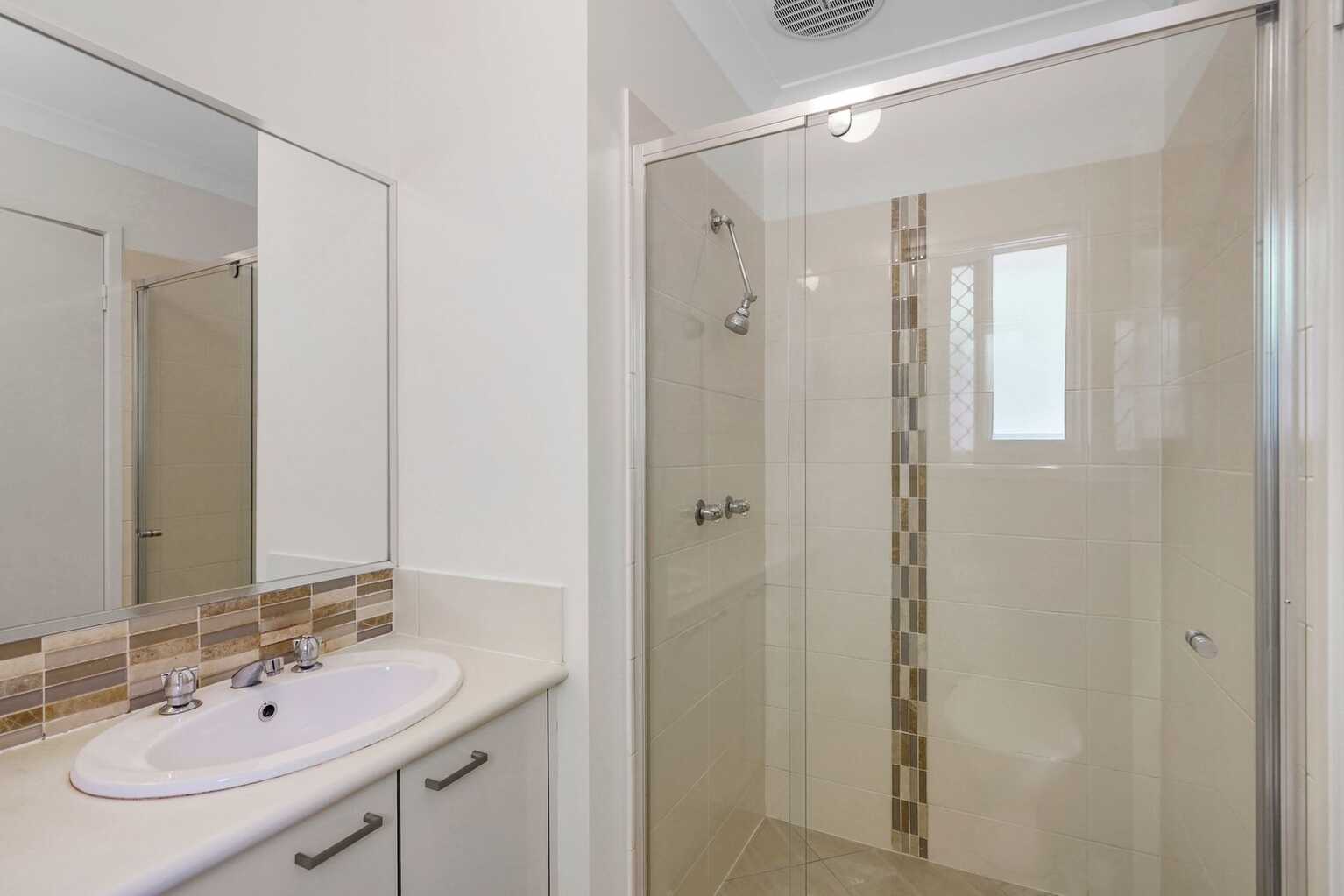 22 Piccadilly Street Bellmere 22 Piccadilly Street Bellmere