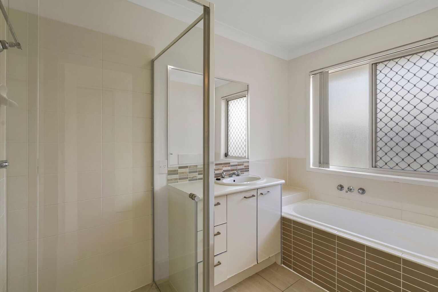 22 Piccadilly Street Bellmere 22 Piccadilly Street Bellmere