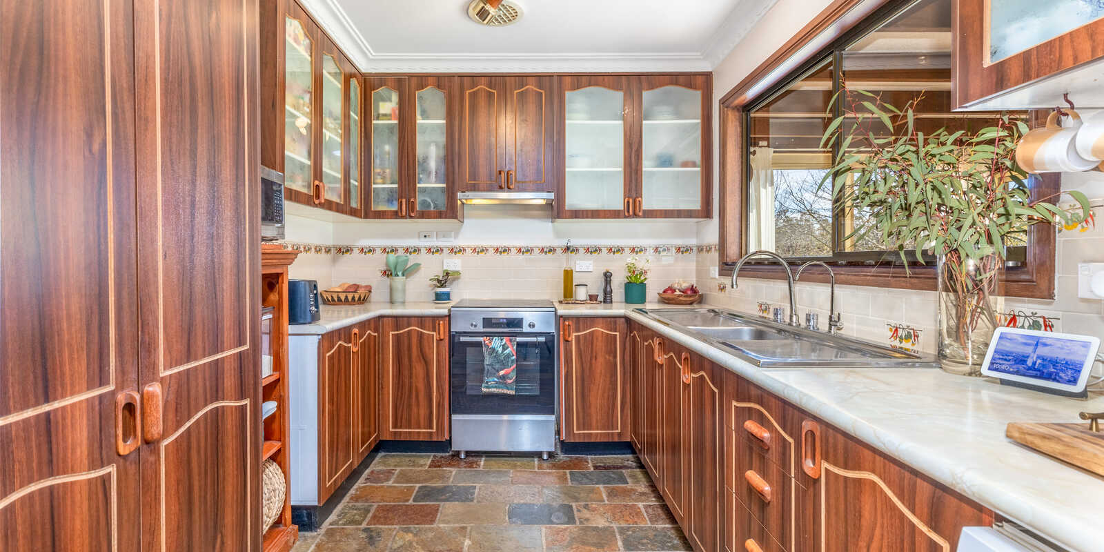 11-17 Nioka Place Bell 11-17 Nioka Place Bell