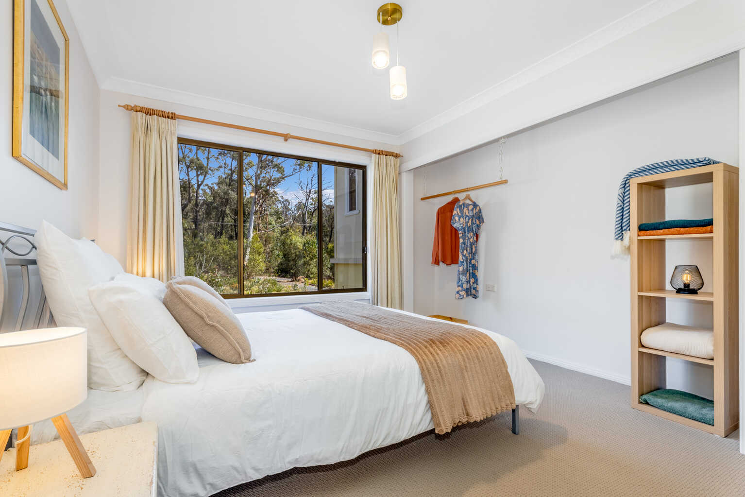 11-17 Nioka Place Bell 11-17 Nioka Place Bell
