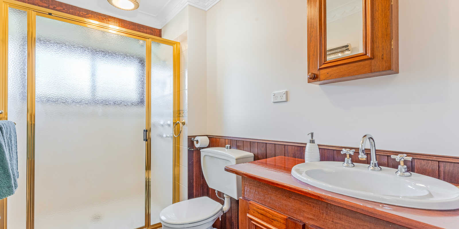 11-17 Nioka Place Bell 11-17 Nioka Place Bell