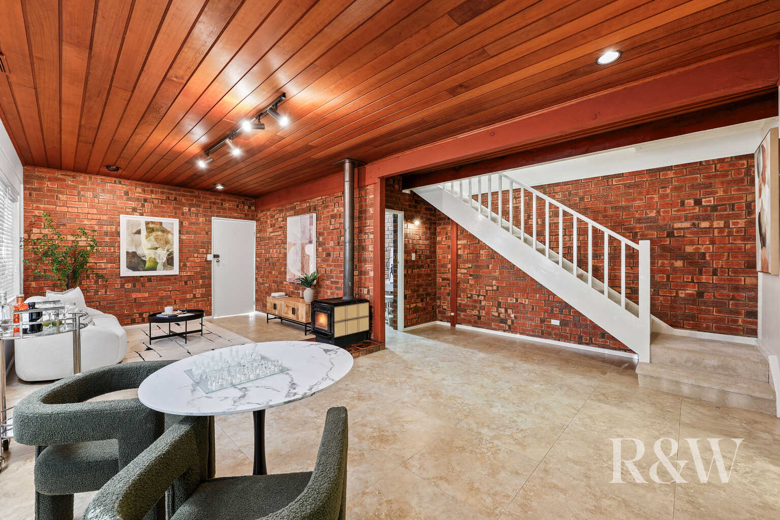 24 AKUNA AVENUE Bradbury 24 AKUNA AVENUE Bradbury
