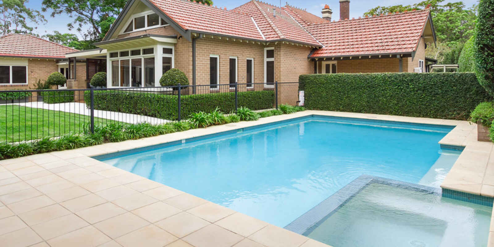 4 APPIAN WAY Burwood