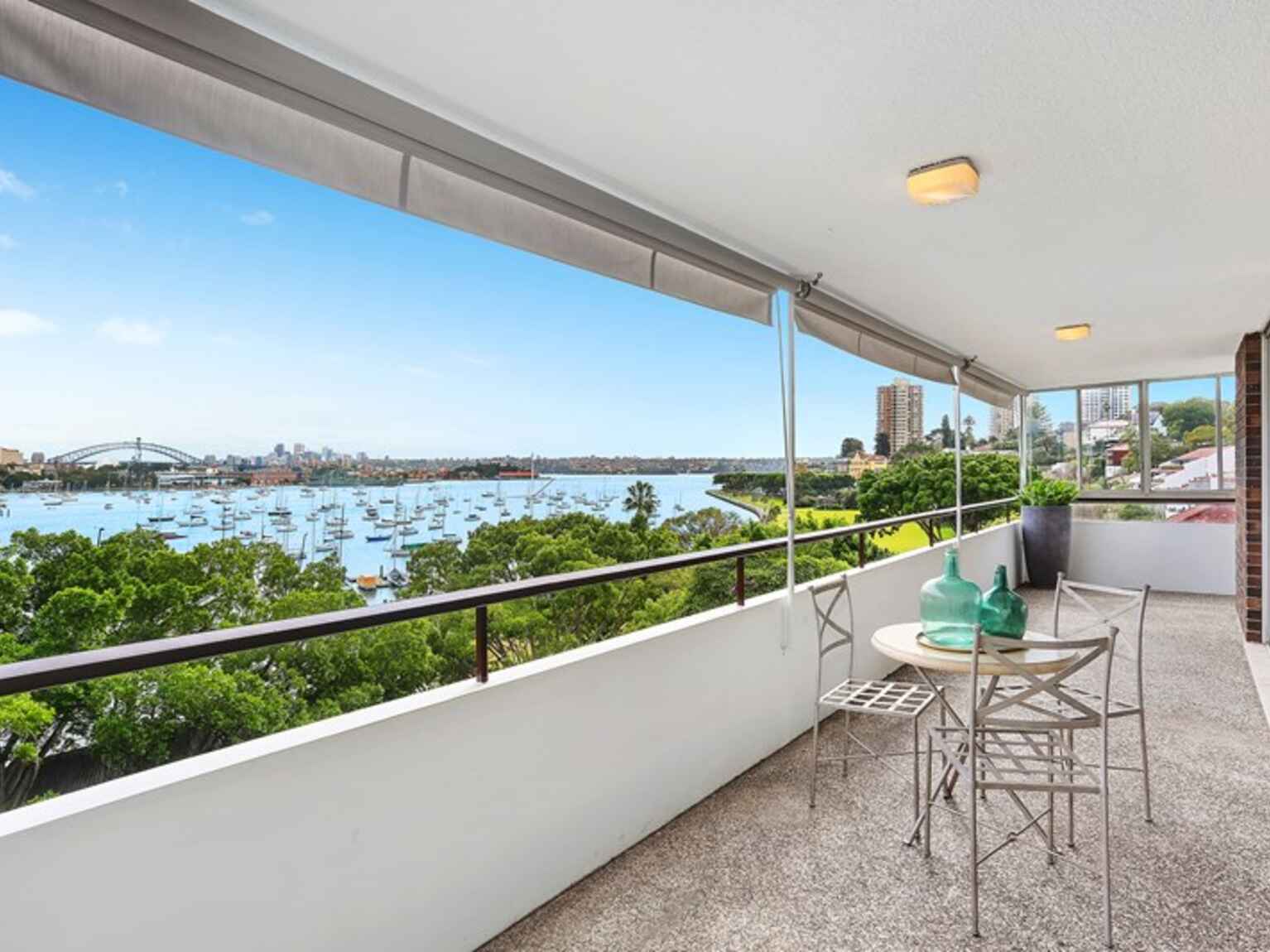 61/42 New Beach Road Darling Point