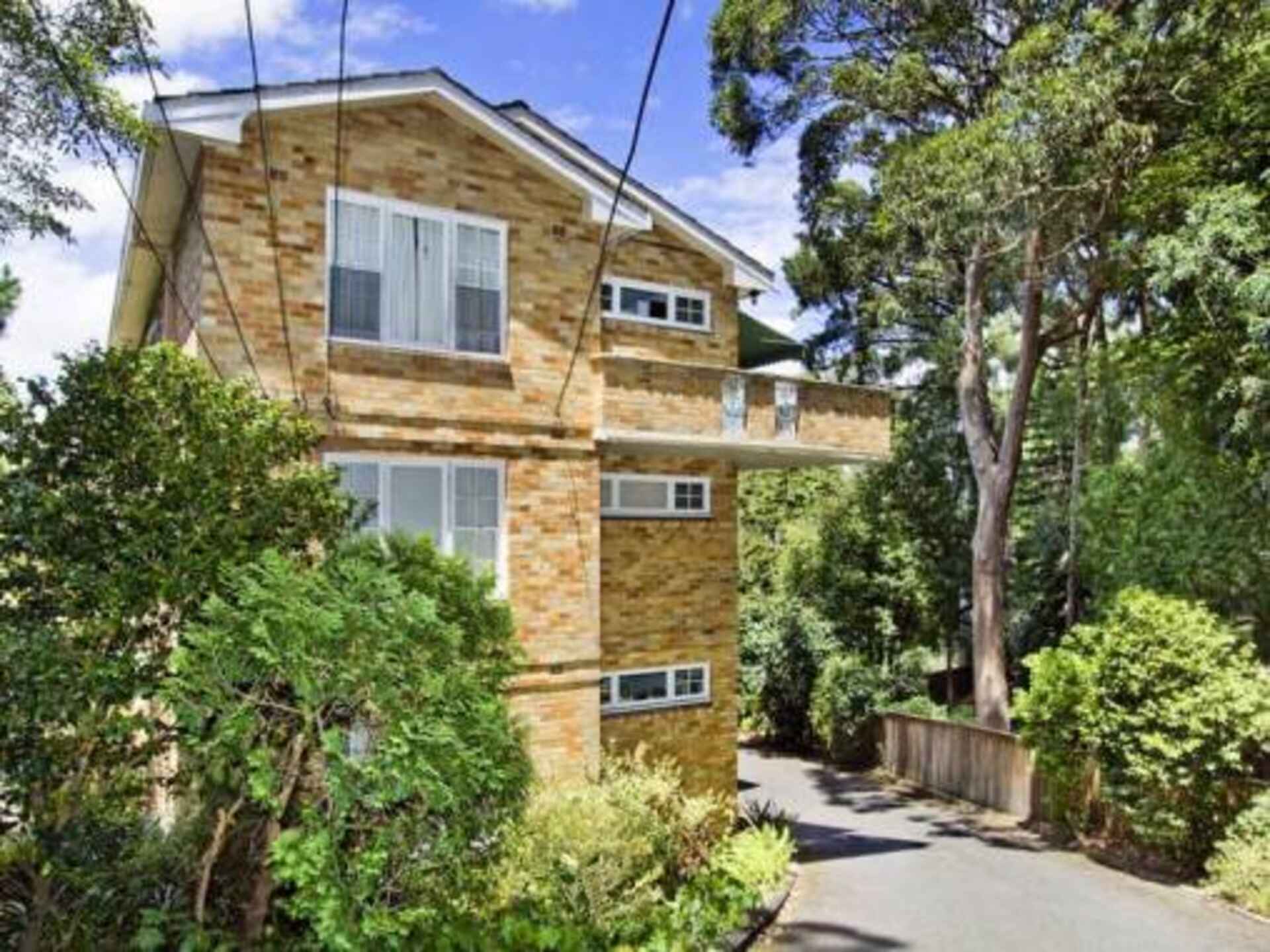18/2A Shirley Road Roseville