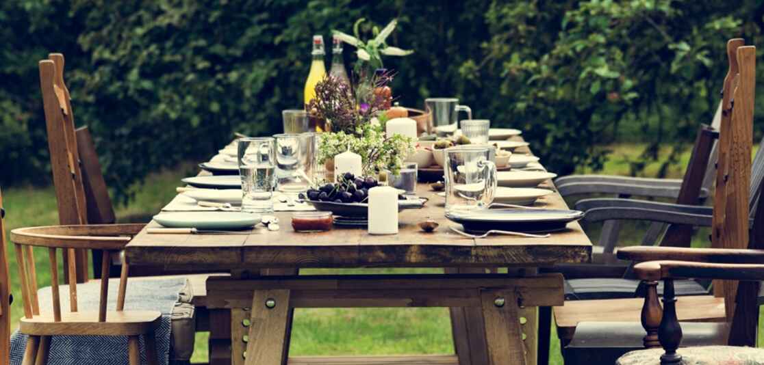 Styling a stunning dining table Styling a stunning dining table