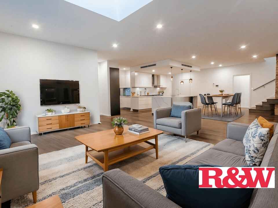 1 Jenolan Circuit Harrington Park
