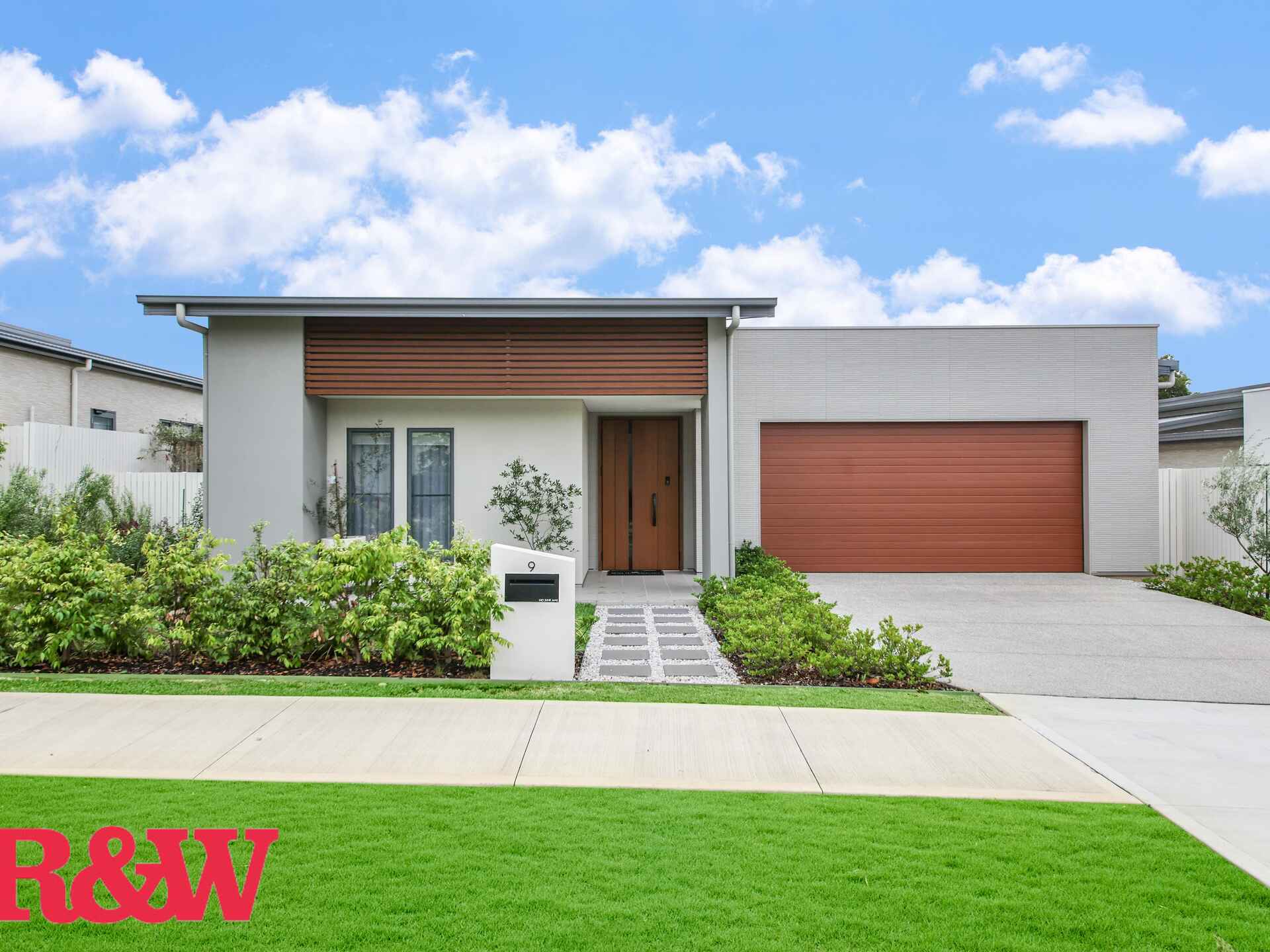 9 Hewitson Court Gledswood Hills