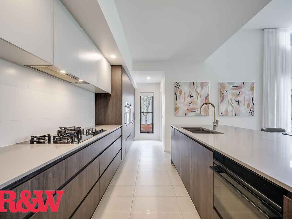 9 Hewitson Court Gledswood Hills