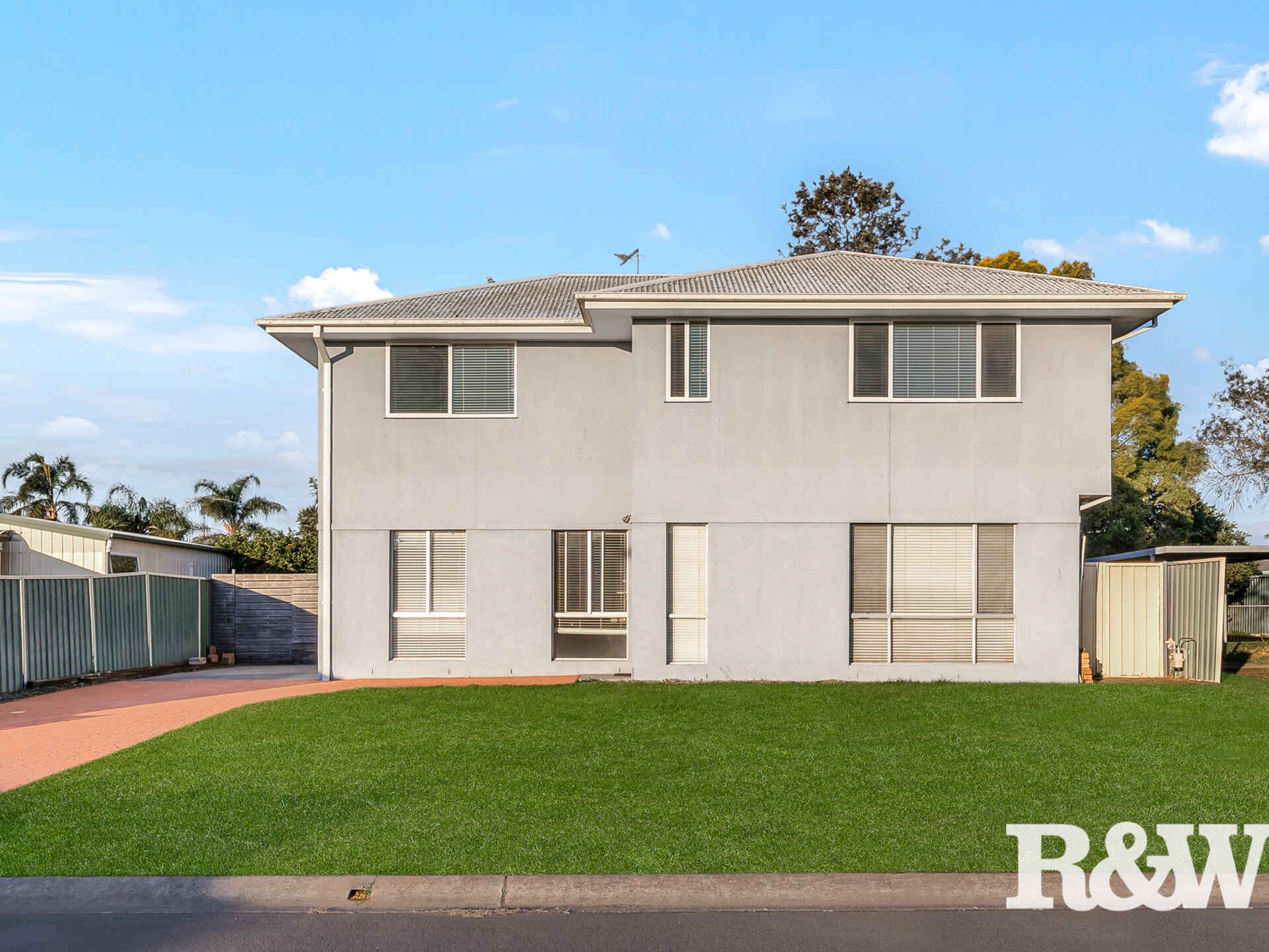 24 Madison Circuit St Clair