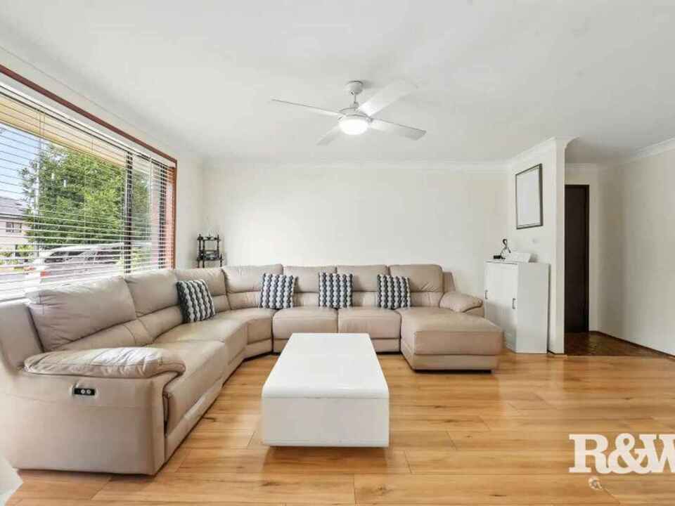 15 Huntingdon Parade Cambridge Gardens
