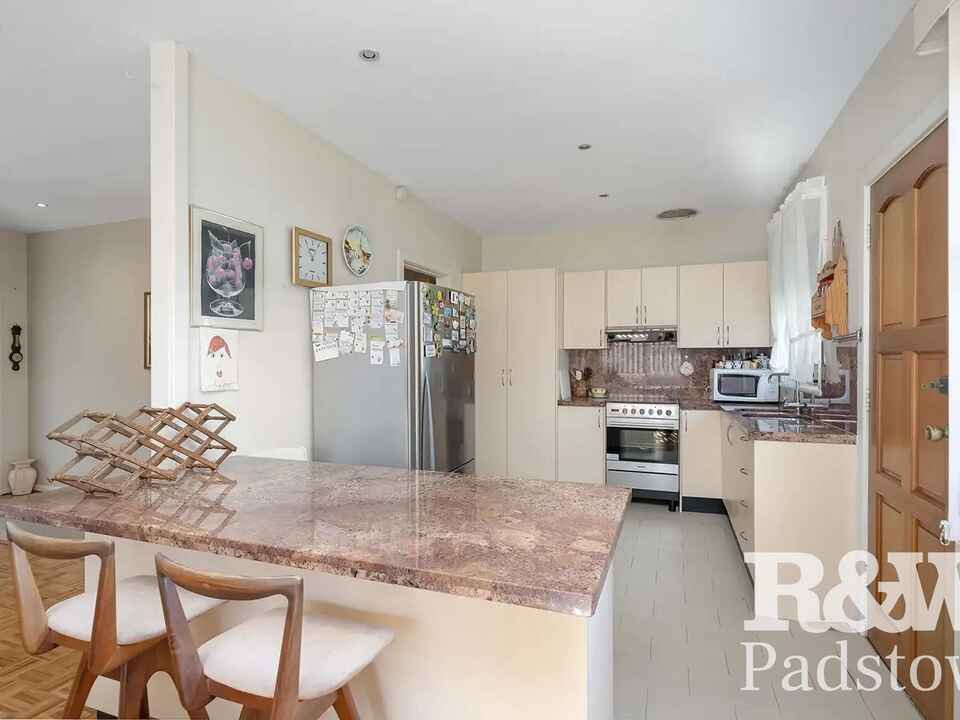 6 Bradley Crescent Wiley Park