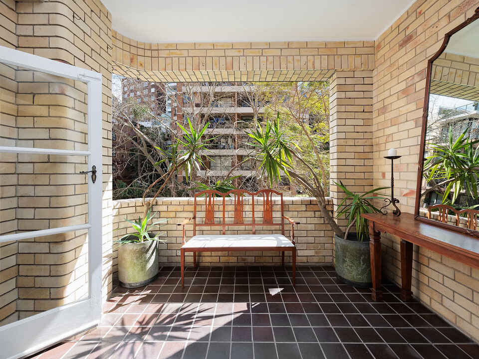 15/22 Roslyn Gardens Elizabeth Bay