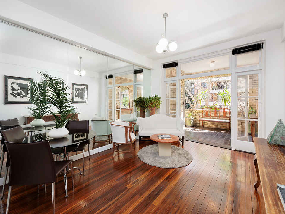 15/22 Roslyn Gardens Elizabeth Bay