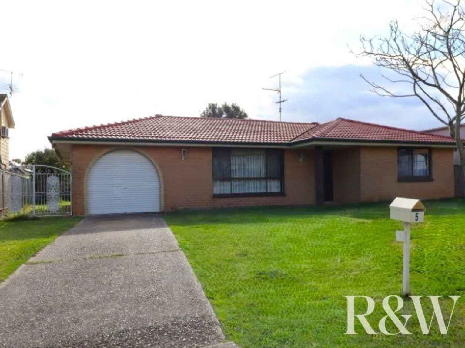 5 Jorgensen Avenue St Clair