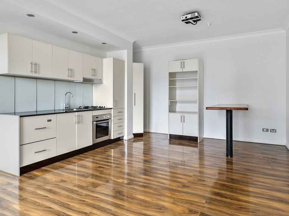 601/11A Lachlan Street Waterloo