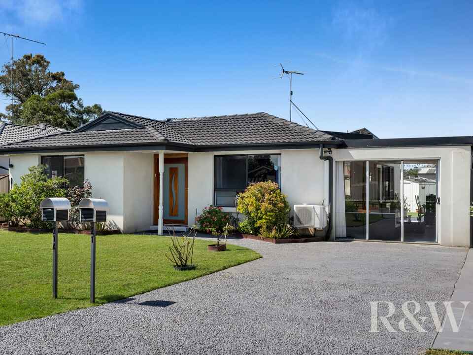 21 & 21A KIRSTY CRESCENT Hassall Grove