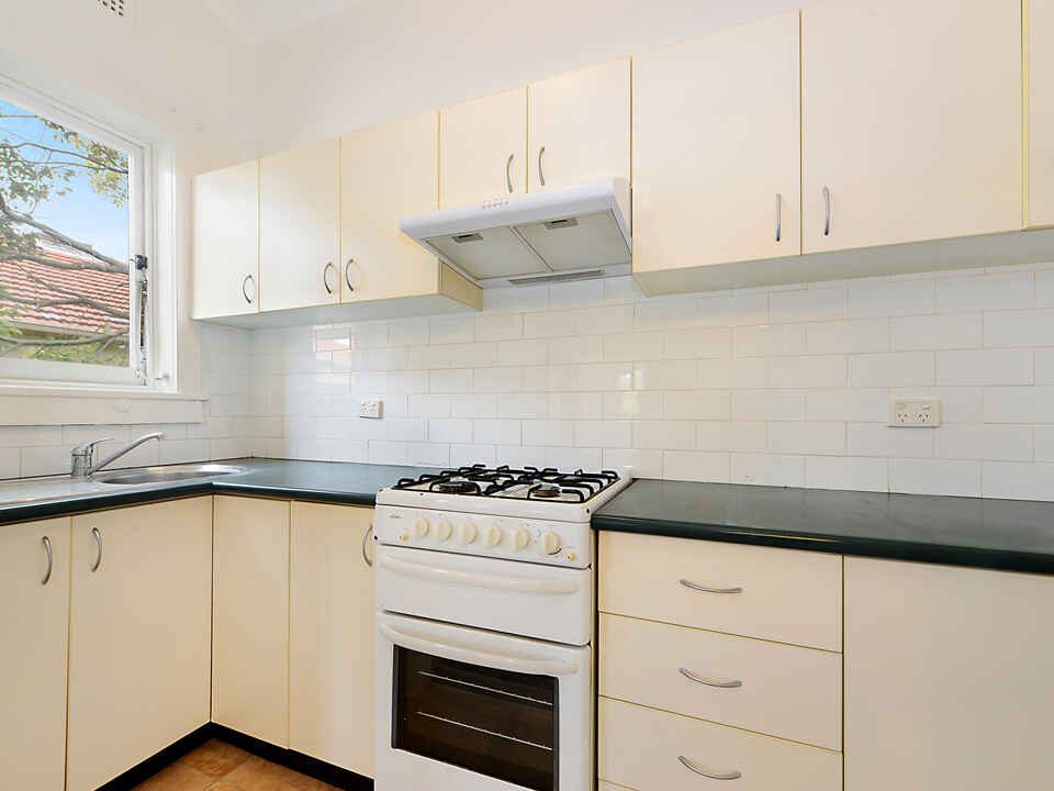 8/79 Oakley Road North Bondi