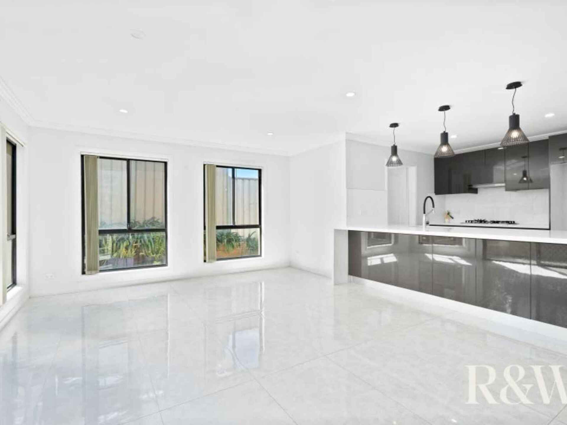 1/111 Melbourne Street Oxley Park