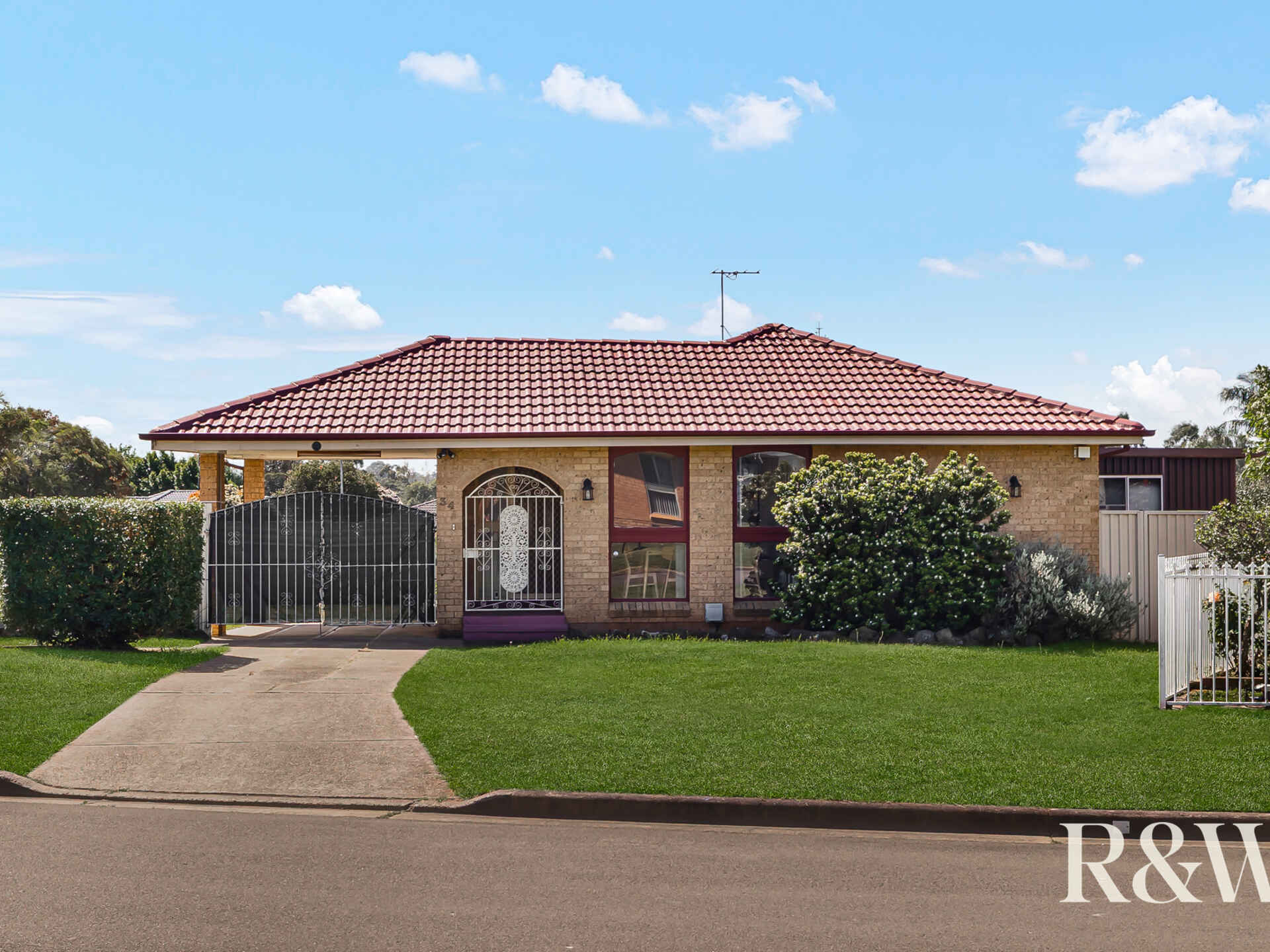 34 Alexander Circuit St Clair