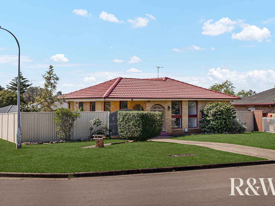 34 Alexander Circuit St Clair