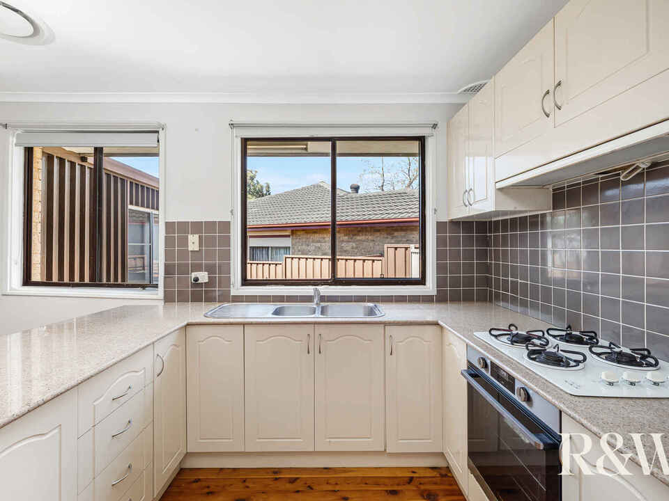 34 Alexander Circuit St Clair