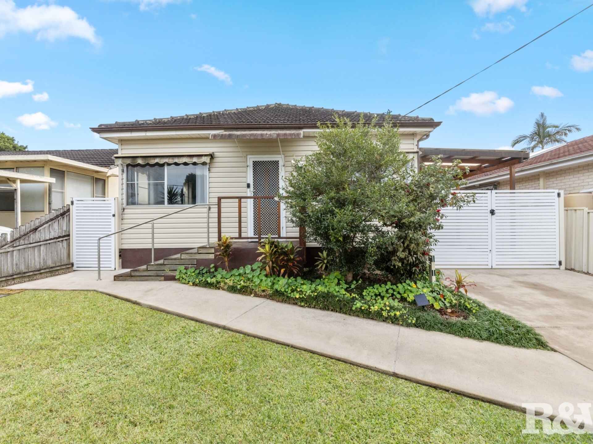 71 Karingi Street Ettalong Beach