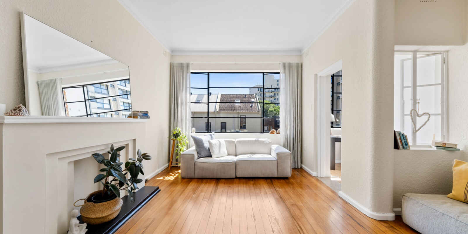 18/10C Challis Avenue Potts Point