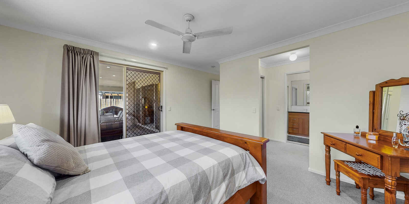 4 Hollywood Avenue Bellmere