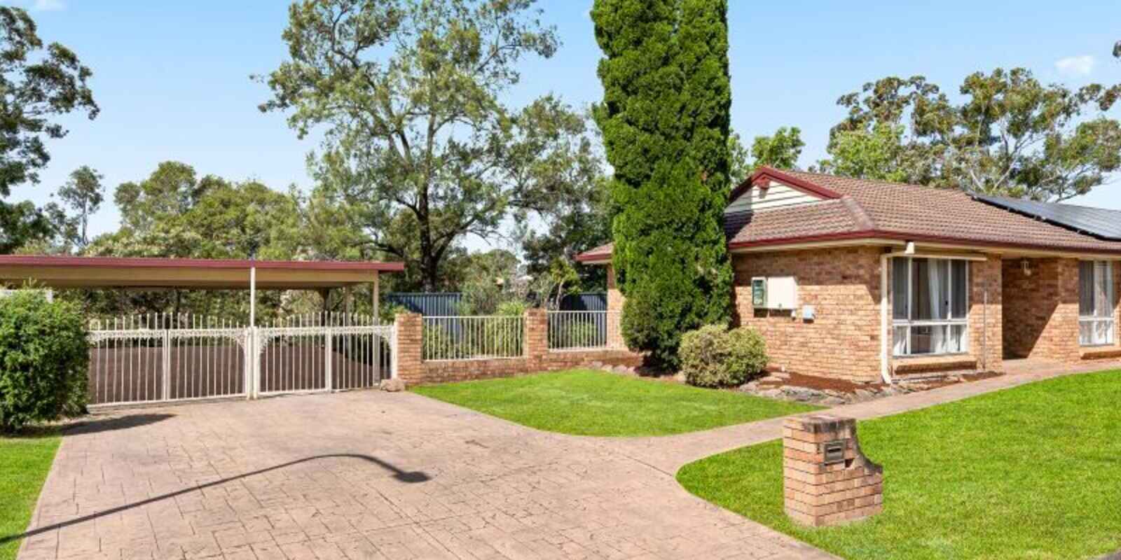 8 Concorde Place St Clair