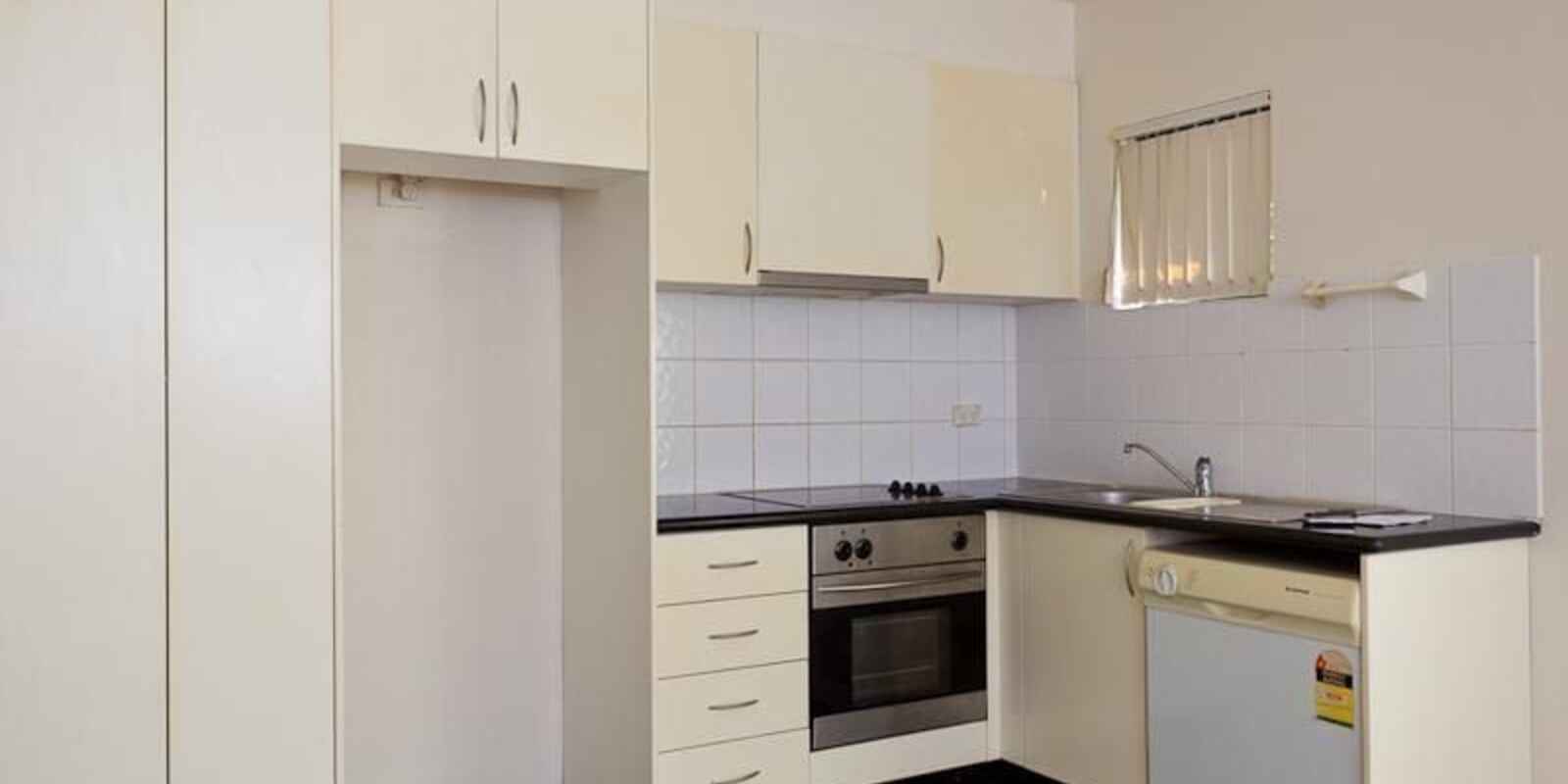 12/128 Cathedral Street Woolloomooloo