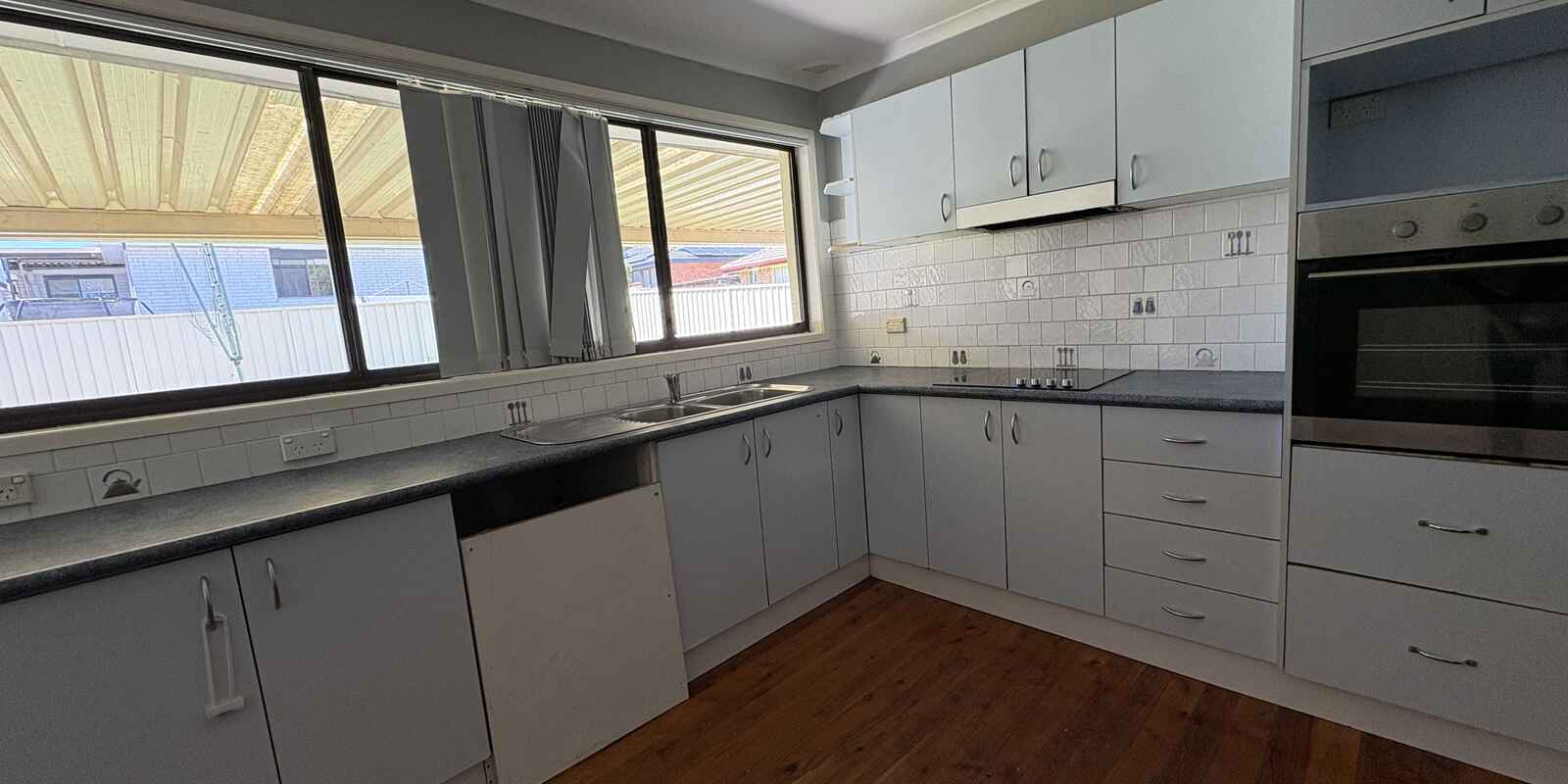 28 Woodhouse Drive Ambarvale 28 Woodhouse Drive Ambarvale