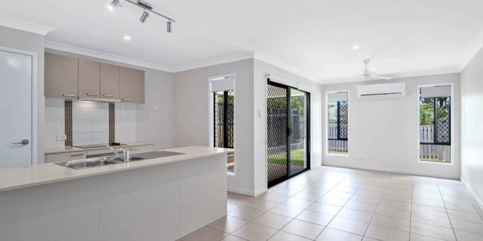 45A Honeyeater Crescent Dakabin 45A Honeyeater Crescent Dakabin