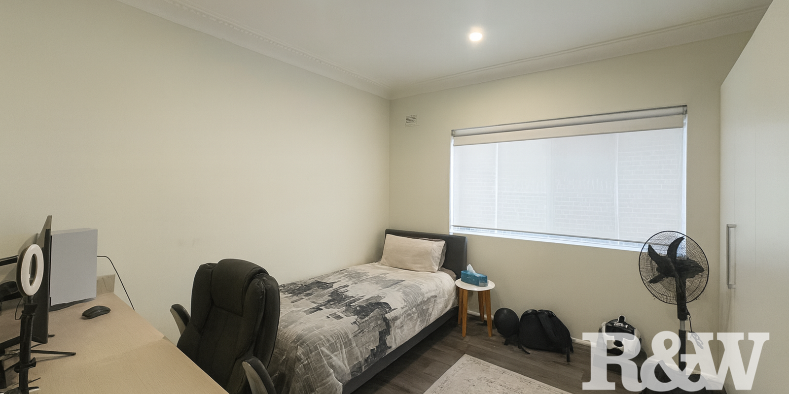 15 Hillcrest Avenue Moorebank 15 Hillcrest Avenue Moorebank