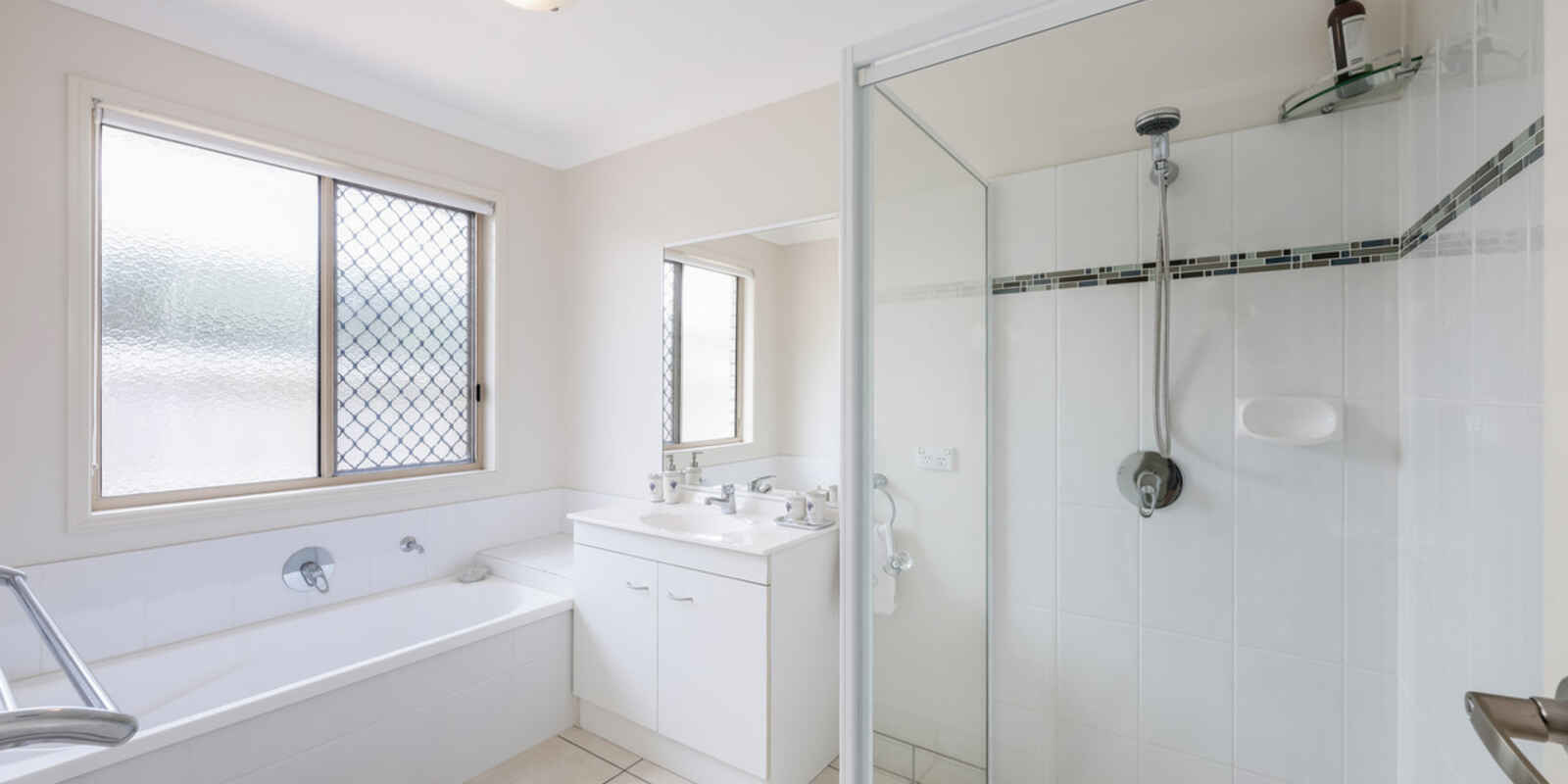 3 McCallum Close Coral Cove 3 McCallum Close Coral Cove