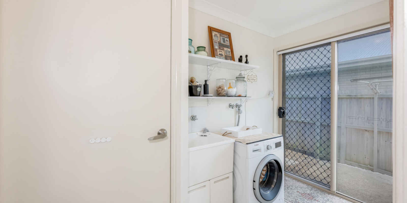 3 McCallum Close Coral Cove 3 McCallum Close Coral Cove