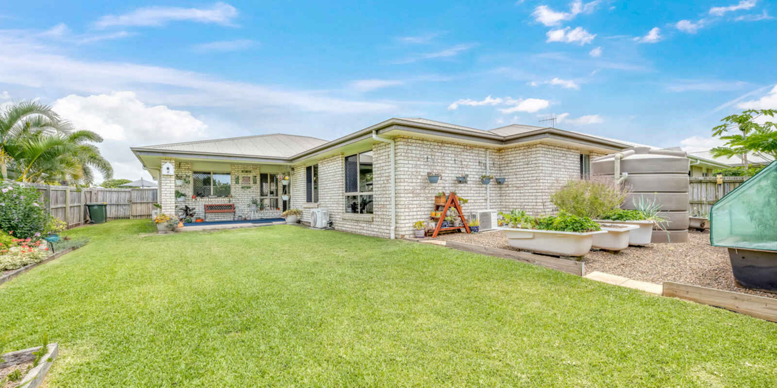 3 McCallum Close Coral Cove 3 McCallum Close Coral Cove