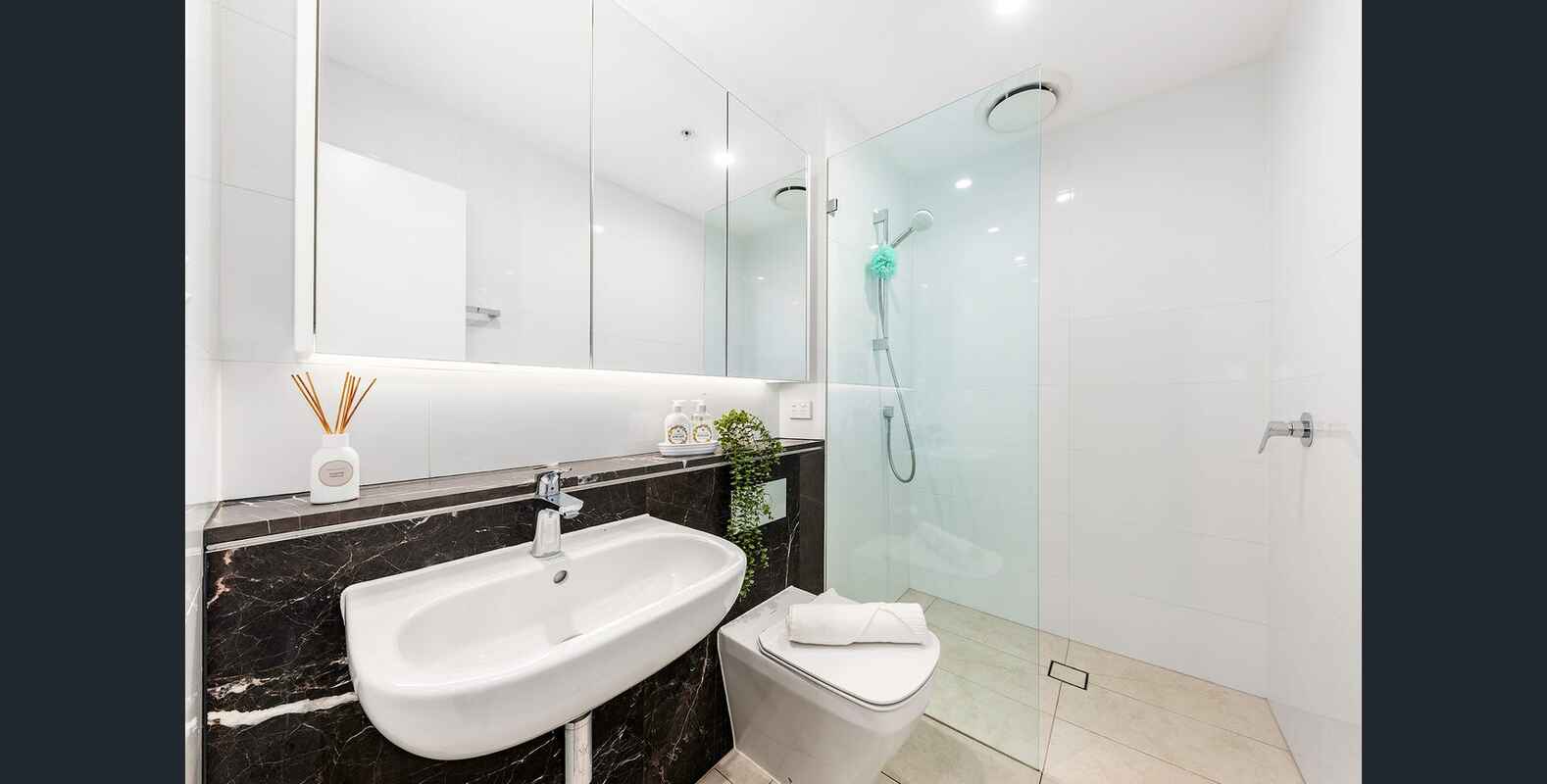 304/231 Miller St North Sydney