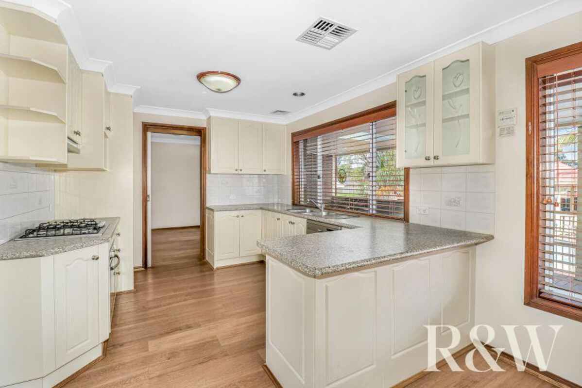 24 Lockheed Circuit St Clair