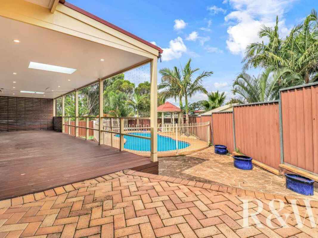 24 Lockheed Circuit St Clair