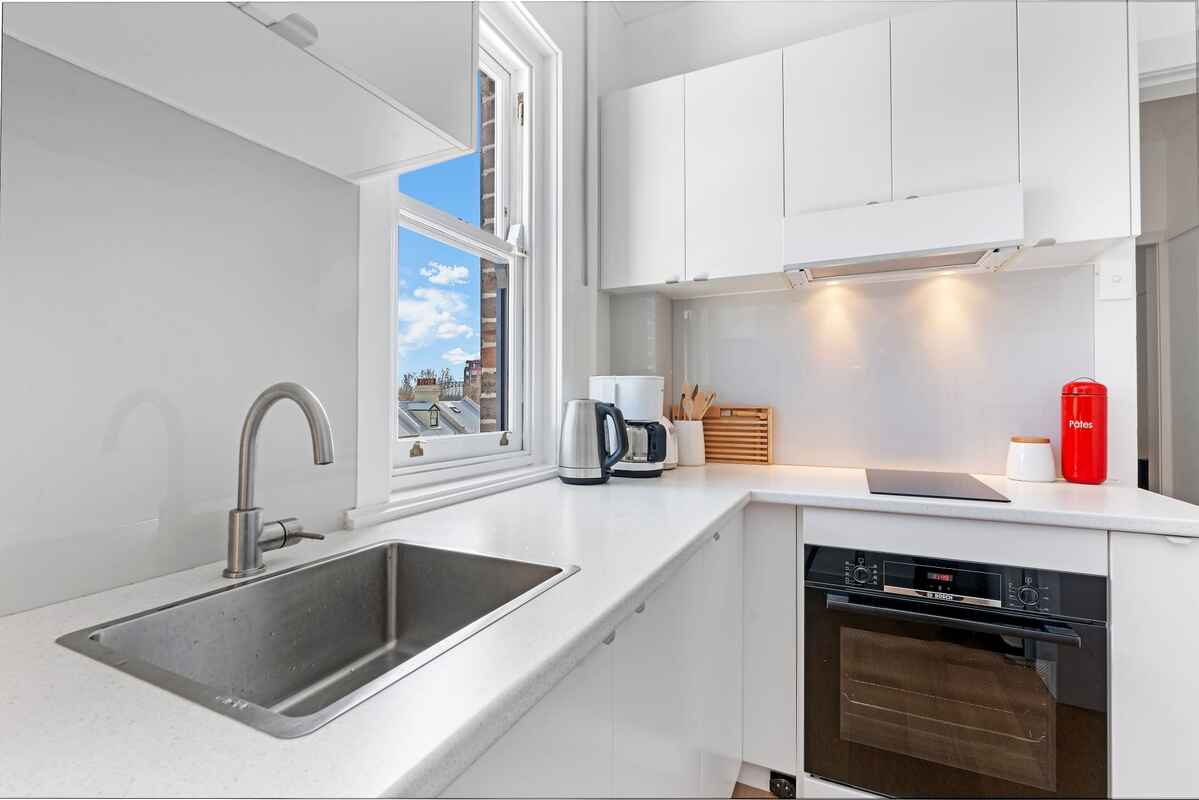 13/6-8 Hughes Street Potts Point