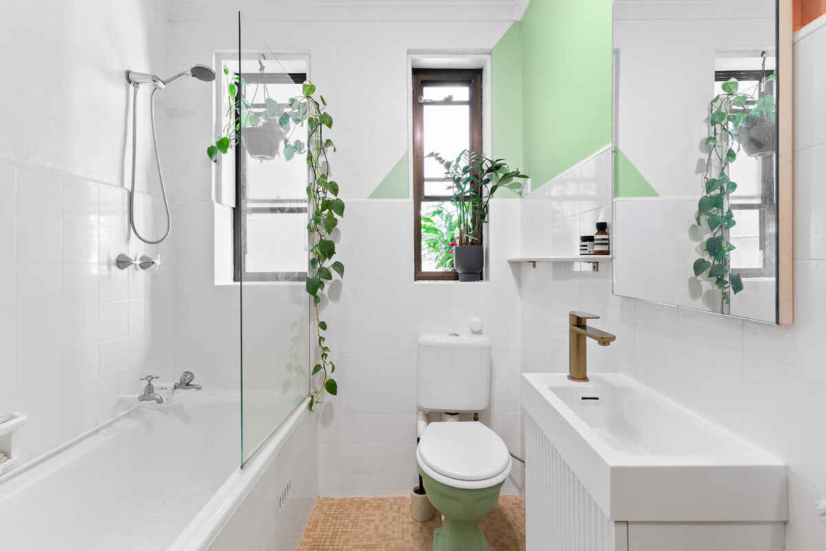 202/117d Macleay Street Potts Point