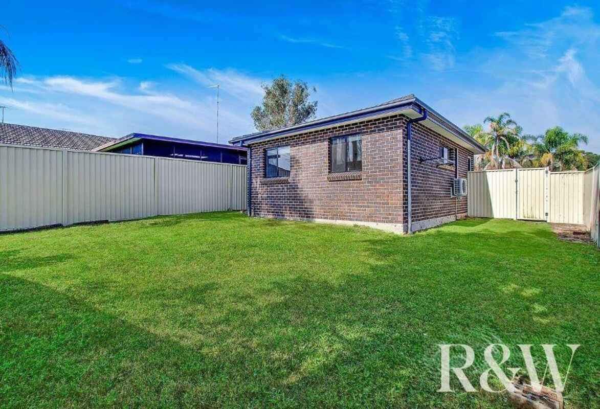 6A Dryberry Avenue St Clair