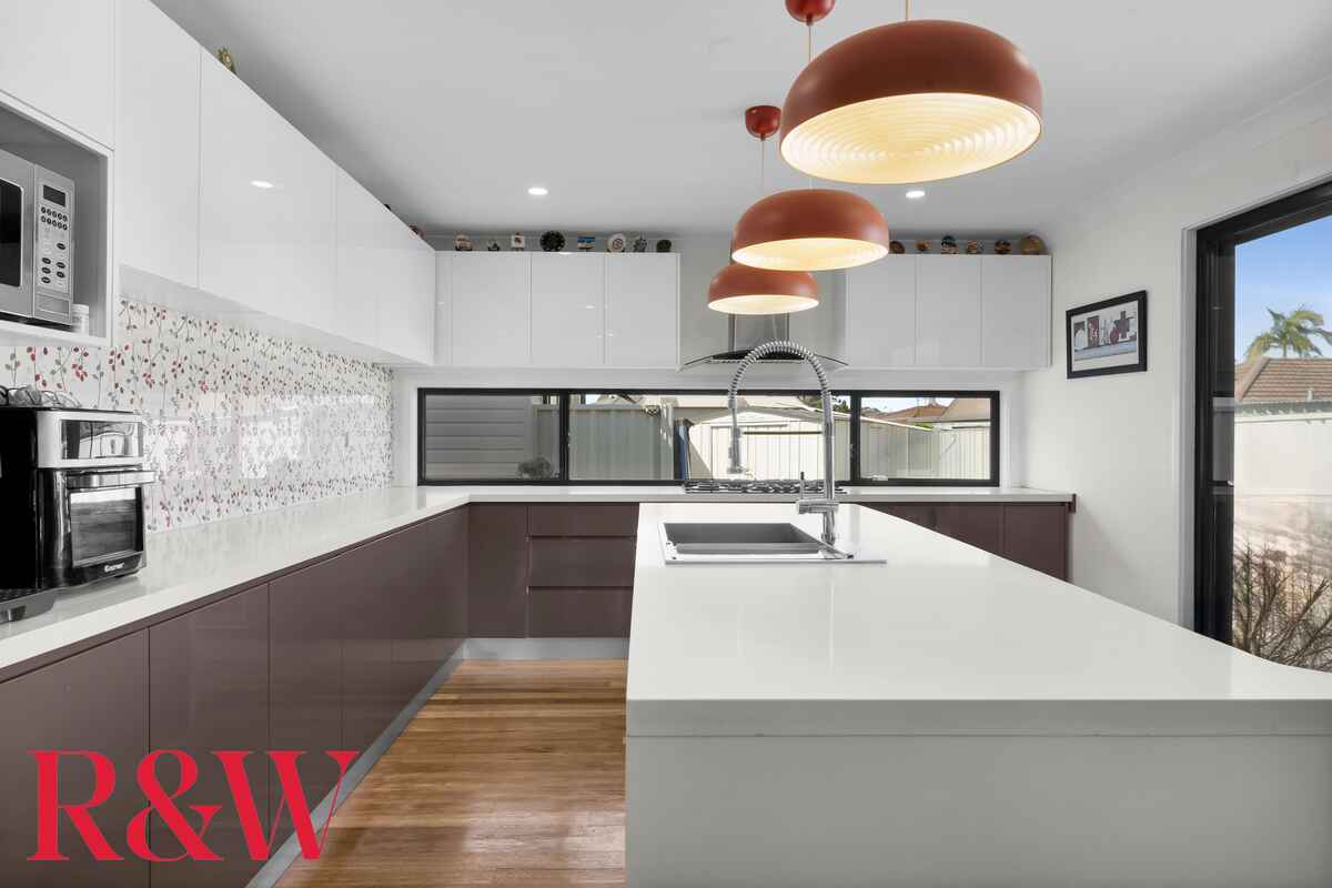 21 Kirsty Crescent Hassall Grove 21 Kirsty Crescent Hassall Grove