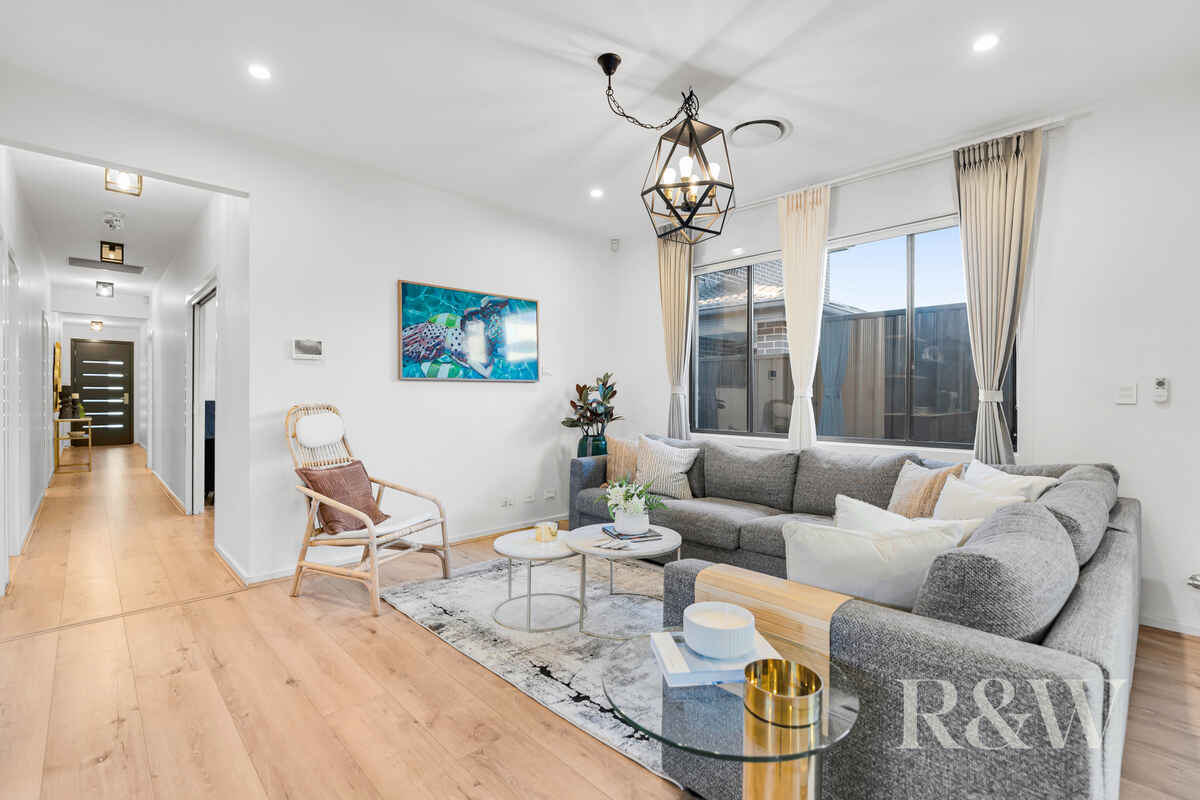 33 LETHBRIDGE ROAD Austral