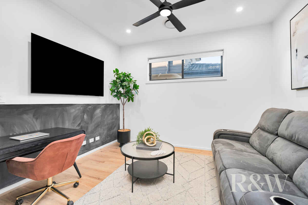 33 LETHBRIDGE ROAD Austral