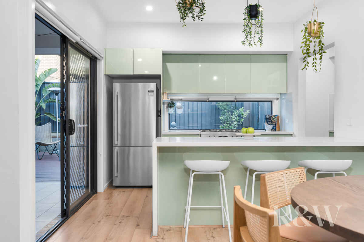 33 LETHBRIDGE ROAD Austral