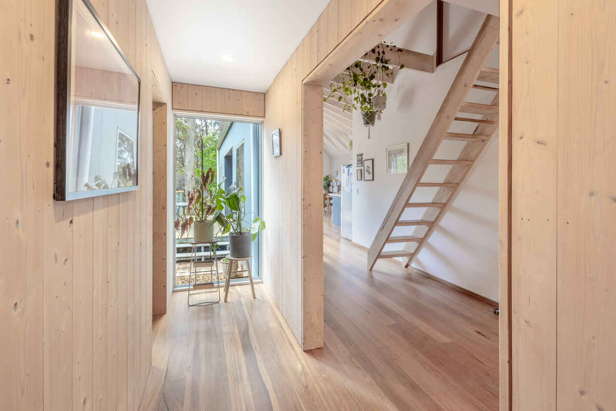 24 Cleopatra Street Blackheath 24 Cleopatra Street Blackheath