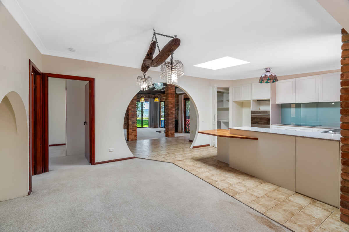 284 Tuggerawong Road Tuggerawong 284 Tuggerawong Road Tuggerawong