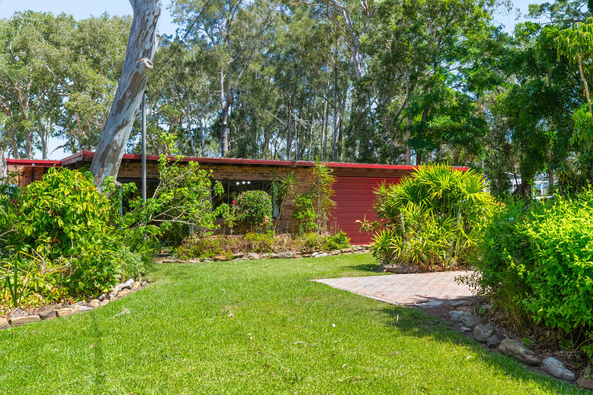284 Tuggerawong Road Tuggerawong 284 Tuggerawong Road Tuggerawong